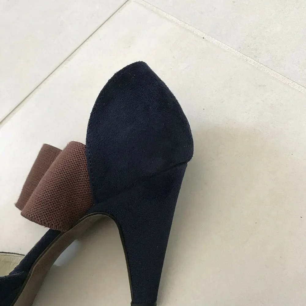 Cri De Coeur preowned good